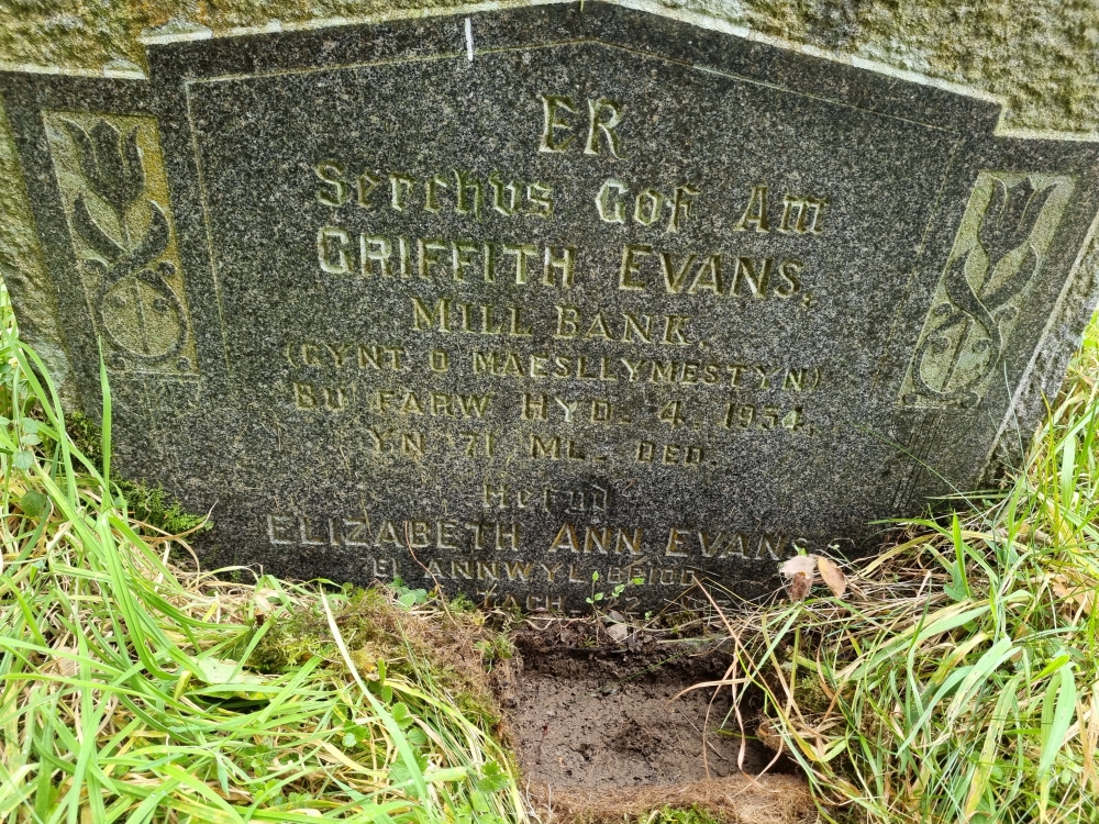 Griffith Evans gravestone
